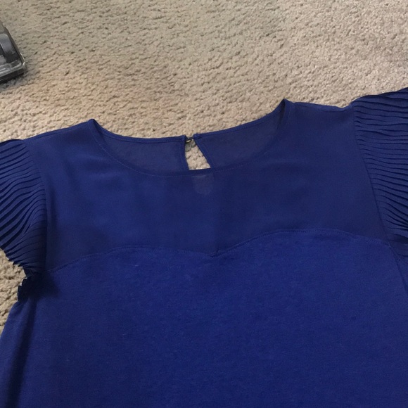 Shirt - Picture 2 of 3